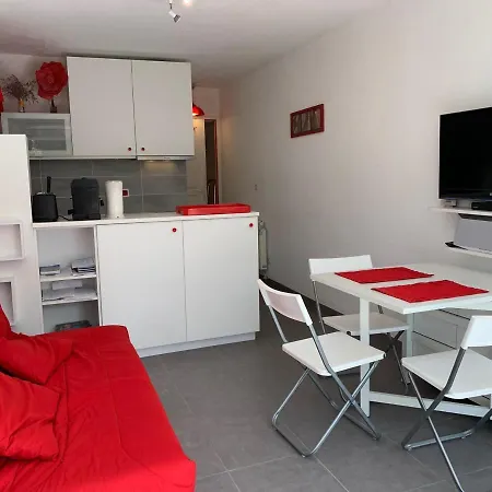 Apartamento Rénové à 250m De La Avec Clim Et Parking - Fr-1-604-15 *