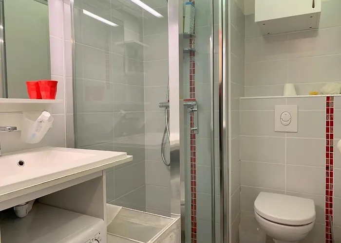 Renove Proche Avec Climatisation Et Parking - Fr-1-604-15 * Mèze